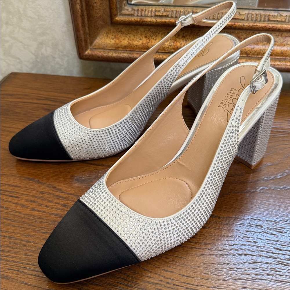 NEW -Badgley Mischka Tatumn Silver Embellished & Black Block Heels. Size 7